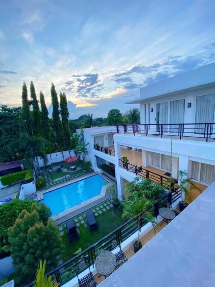 Be-Ing Suites Davao Bagian luar foto