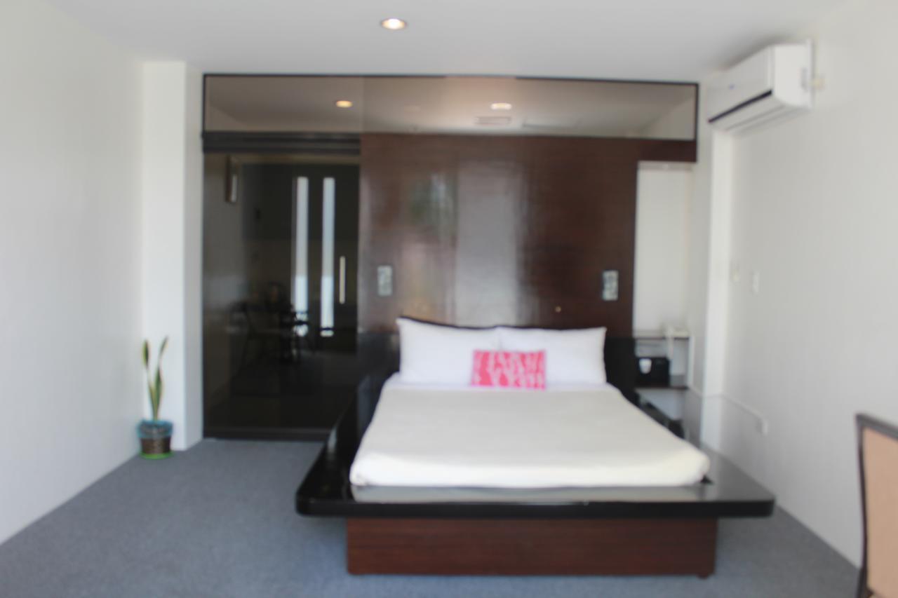 Be-Ing Suites Davao Bagian luar foto