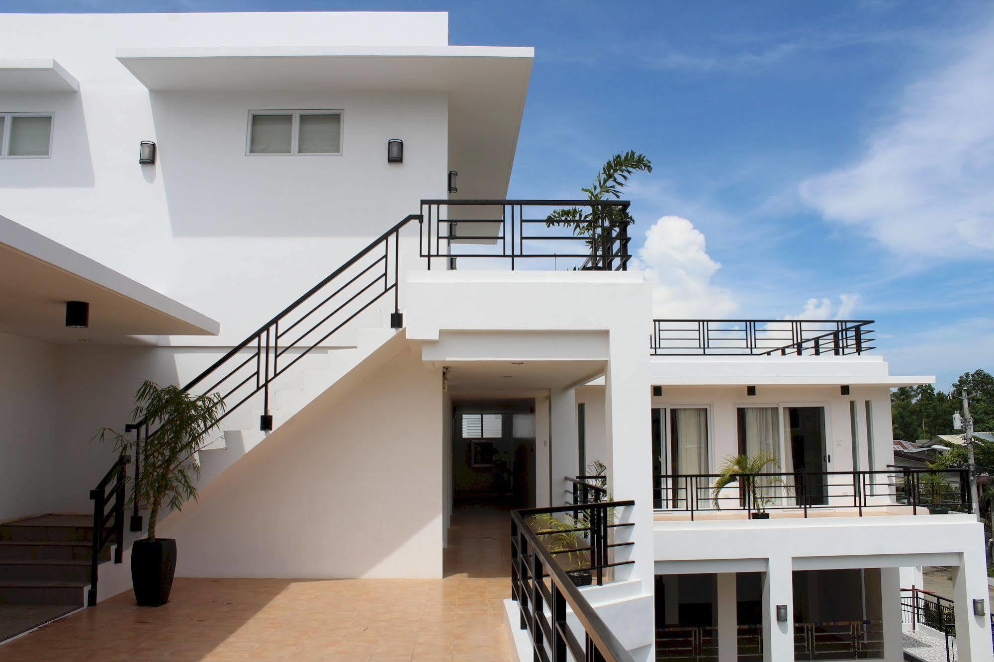 Be-Ing Suites Davao Bagian luar foto