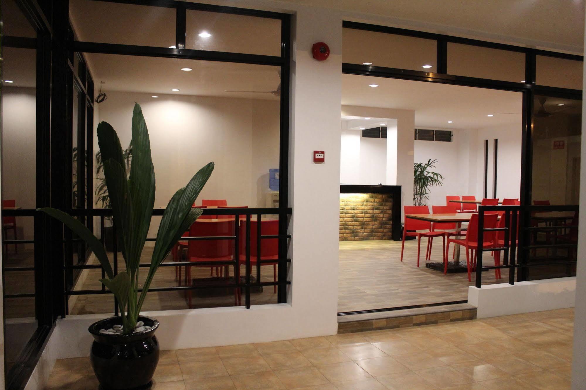 Be-Ing Suites Davao Bagian luar foto