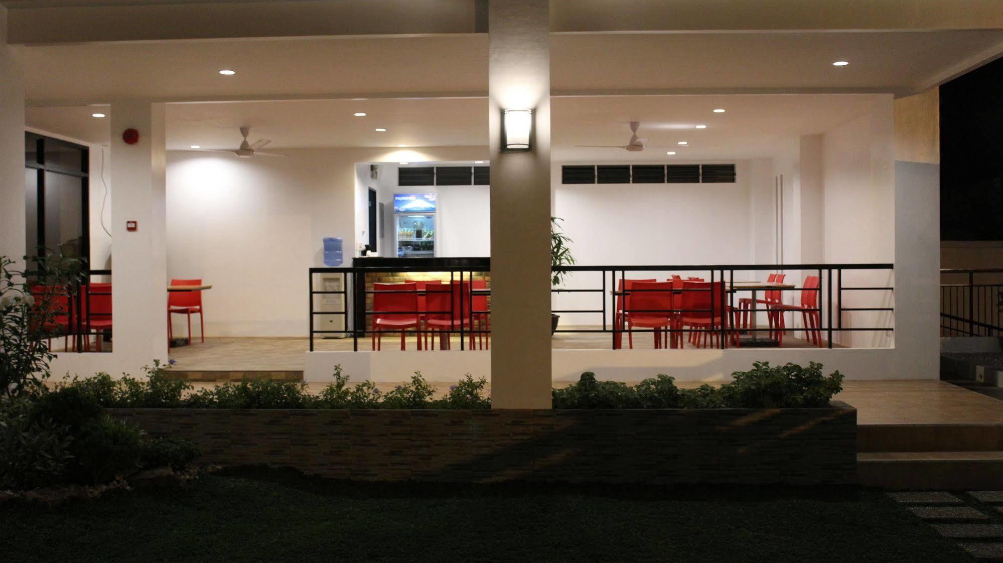 Be-Ing Suites Davao Bagian luar foto